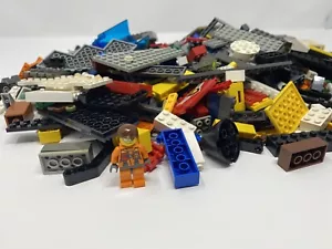 Lego kg joblot 5 Five Minifigs & "1/2 kilo" Bricks parts Accessories Bundle Toy - Picture 1 of 24