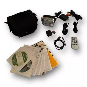 Videocámara de disco duro Everio JVC GZ-MG21U con estuche y más - Imagen 1 de 20