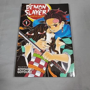 Demon Slayer Kimetsu no Yaiba Vol 1 English Manga Book By Koyoharu Gotouge - Picture 1 of 4