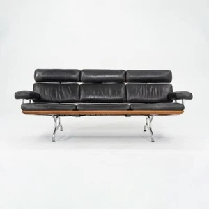 1990s ES 108 Three Seat Sofa by Ray & Charles Eames for Herman Miller in Walnut - Picture 1 of 12