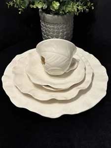 5 Piece Place Setting Vintage Metlox Poppytrail Lotus Pattern White Cabbage Leaf - Picture 1 of 8