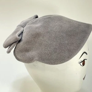 VINTAGE Gray Felt Velour Pillbox Hat Cap Bow "Aurore" made in France - Picture 1 of 16