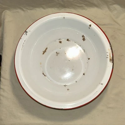 Vintage Enamelware Wash Bowl Basin White/Red Trim  Farmhouse Kitchen - Image 1 of 4