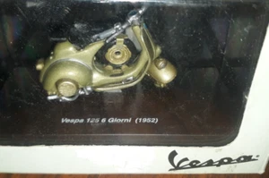 Moto scooter miniature new Ray 1:32 Vespa 125 6 Giorni 1952 new ray schuco italy - Foto 1 di 4