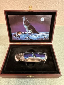 Wolf Collectible Folding Knife (w/ Display Case) - Picture 1 of 10