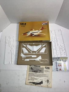 1979 Hasegawa/Minicraft Grumman F9F-8 Cougar 1/72 Scale Kit #1139 ☆100% Complete - Bild 1 von 2
