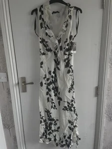 Dorothy Perkins White & Black Floral Mono Ruffle Dress Midi Size 16 - Picture 1 of 10