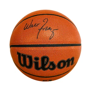Walt Frazier Signed Wilson Basketball Autograph - BECKETT Cert. - Foto 1 di 4