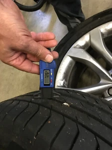 Sommereifen 255/45 R20 auf Felge SQ5 - Bild 1 von 5