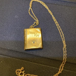 Vintage Mary Kay Locket Pendant Necklace Marked TAR 12k Gf Love you Mary K - Picture 1 of 6