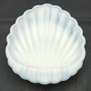 Vintage Hazel Atlas Milk Glass Clam Shell Trinket/Change/Soap 5-1/2" Dish - Picture 1 of 24