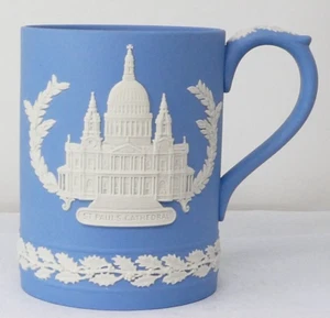 Wedgwood Jasperware St Paul’s Cathedral Christmas 1972 Mug - Picture 1 of 7