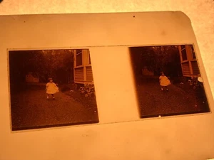 L1-40 ILFORD ALPHA LATERNE TELLER / DIA - KLEINES MÄDCHEN IM HOF 1925 ? - Bild 1 von 2