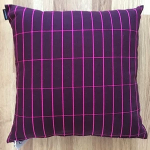 FINNISH MODERN MARIMEKKO "PIENI TIILISKIVI" PURPLE PILLOW W/ FEATHER INSERT NWT - Picture 1 of 6
