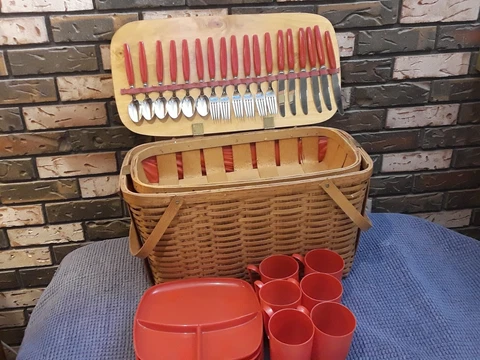 Vintage Jerywil Picnic Basket Complete Cutlery,plates,Cups Serving of 6 Cover