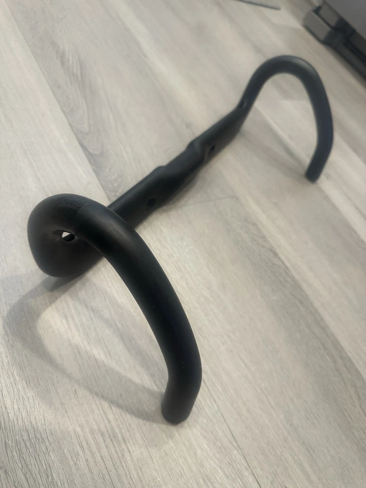 Manillar de bicicleta de carretera compacto de carbono Corratec ZZYZX 31,8 mm x 440 mm 44 cm NUEVO Foto 1 de 4