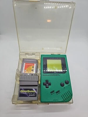 Nintendo Game Boy DMG-01 ¡Juega verde fuerte! W GameShark, Estuche, El Rey León. Foto 1 de 4