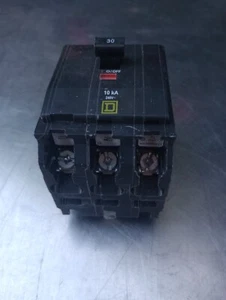 Square D QOB330 3 Pole 30 Amp 240V AC 3 Phase QOB Bolt-On Circuit Breaker - Picture 1 of 4