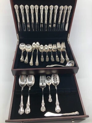 Old Master by Towle Plata de Ley 79 Piezas Servicio de 12, con Servidores y Cofre Foto 1 de 4