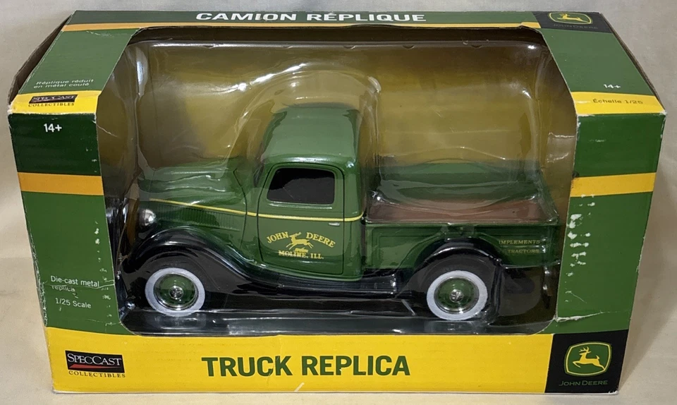 John Deere Truck Replica - New - SpecCast Die Cast 1/25 Moline, IL Green 16196 - Image 1 of 4