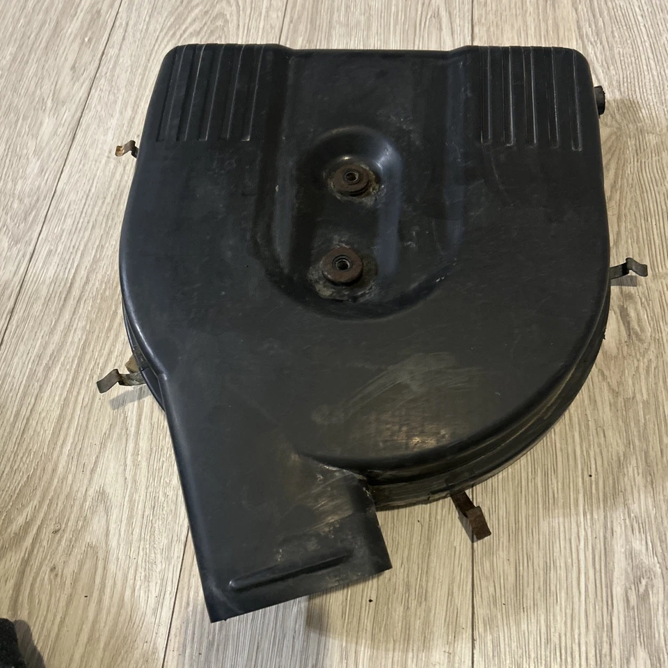 Caja de filtro de filtro de aire 90-97 Nissan D21 carrocería dura 2.4 4 cilindros OEM ⚡️ Foto 1 de 4