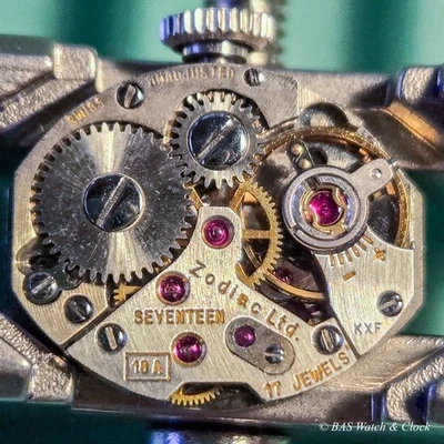 Zodiaco Cal. vintage Movimiento de reloj 18A 17J con esfera y manecillas - funciona/se detiene Foto 1 de 2