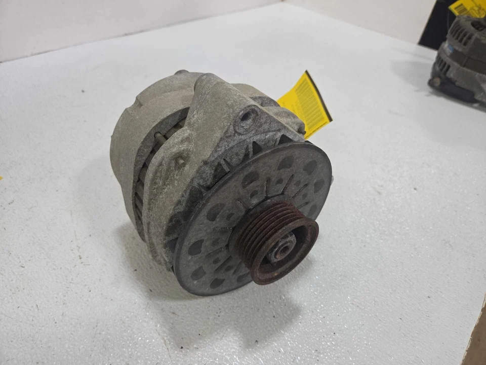 00 CHEVY EXPRESS 3500 Alternator - Image 1 of 3