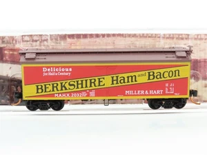 N Scale Micro-Trains MTL 05800506 MAHX Miller & Hart 36' Wood Reefer #2032 - Picture 1 of 8