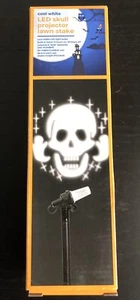 Cool White LED Skull Projector Lawn Stake, Built-in Timer - Halloween (NEW) - Picture 1 of 5