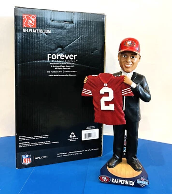 Serie #24 de 60 ~ Colin Kaepernick SF 49ers 2011 Draft Day #2 Jersey Bobblehead Foto 1 de 4