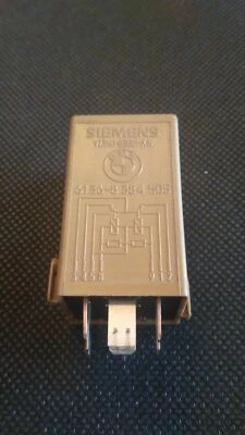 BMW 3' 5' 6' 7' X3 X5 Z8 double relay genuine 61368384505 @genuine@ green brown - Image 1 of 4