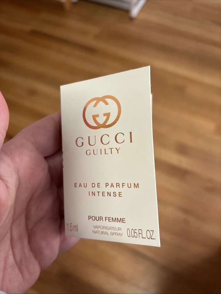 Gucci Guilty Eau de Parfum Intense Por Femme Muestra Spray 0,05 oz, 1,5 ml Foto 1 de 3