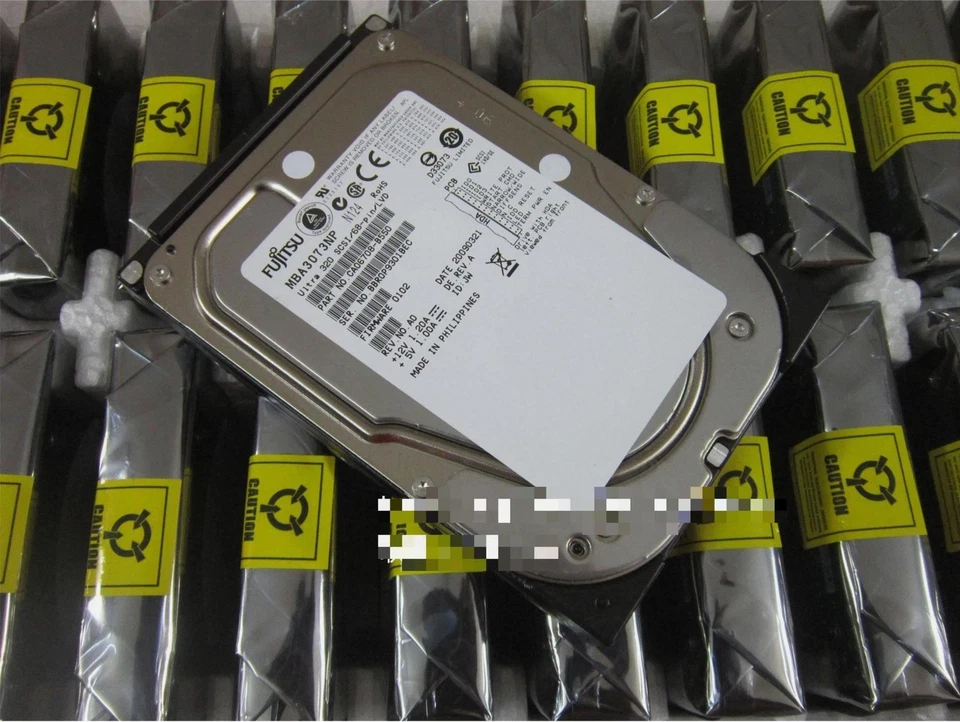 Fujitsu MBA3073NP 73G SCSI 68 pin hard drive 15K U320 68PI - Image 1 of 4