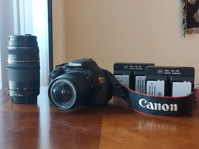 Paquete Canon EOS Rebel T3i con EF-S 18-55mm II + Canon EF 75-300mm II f/4-5.6 USM Foto 1 de 4