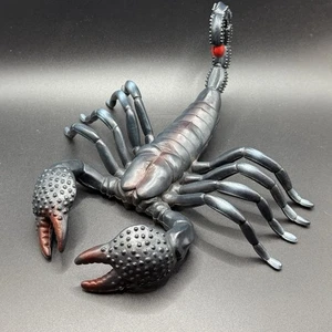 Vintage Huge Insect Scary Scorpion Toy Large Rubber Plastic 1997 Halloween - Picture 1 of 4