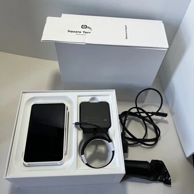 Máquina de procesamiento de tarjetas de crédito Square Terminal (POS) en perfecto estado Foto 1 de 4