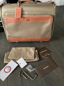 EUC Hartmann Intensity Collection Traveler Garment Bag Luggage 22" Wheels - Picture 1 of 8