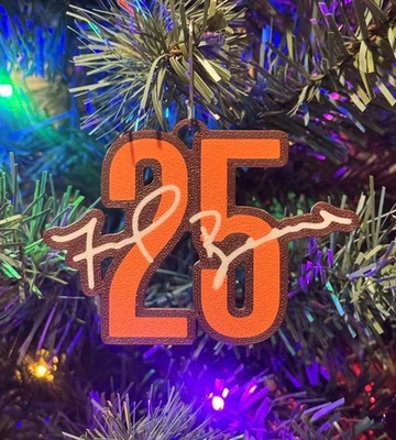 Impreso en 3D Virginia Tech Hokies Frank Beamer 25 Auto Vacaciones Navidad Adorno Foto 1 de 3