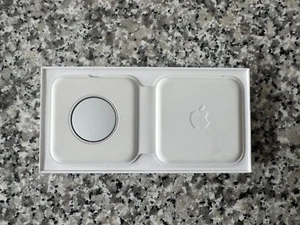 GENUINE APPLE MAGSAFE DUAL DUO CHARGER BOXED - Zdjęcie 1 z 7