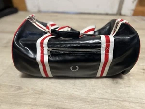 Fred Perry Classic Barrel Holdall Bag Duffle Travel Black White Punk Oi! Blitz - Picture 1 of 13