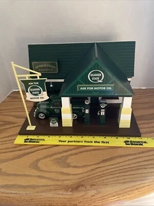 Vtg 1:32 Die Cast 1940 Ford Truck In Mid-Century Quaker State Gas Station MINT! - Picture 1 of 24
