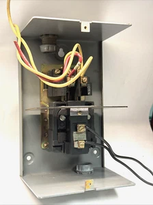 Allen Bradley Enclosure 76A81 600 Volt Coil - Picture 1 of 9