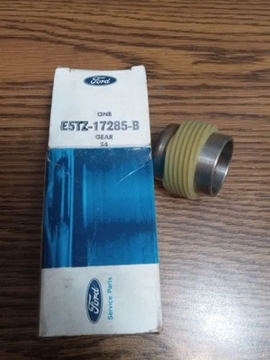 (1) FORD TRANSMISSION SPEEDOMETER DRIVEN GEAR   E5TZ-17285-B Vintage Part - Image 1 of 4
