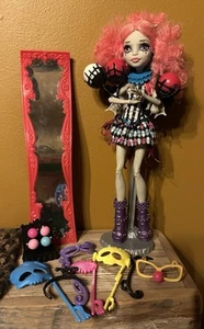 Monster High Rochelle Goyle Freak Du Chic - Lots of Accessories! - Picture 1 of 8