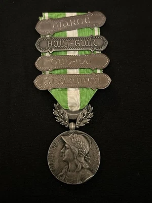 很棒! 法国 Morocco Campaign Medal Four Bar 摩洛哥 Haut-Guur 卡萨布兰卡 Oudjdo — 第 1/4 张图片