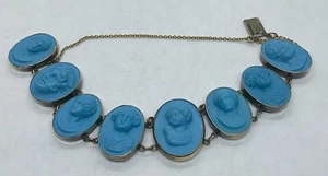 Ein viktorianisches Kamee-Armband aus Pressglas aus 11,5 kt Gold. In neuwertigem Zustand. - Bild 1 von 8