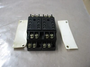 2PZ PRESA RELÈ OMRON PYF08H 8 PIN P9403 - Foto 1 di 2
