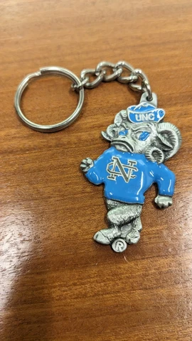 University Of North Carolina Tar Heels NCAA Vtg 90s Peuter Key Chain. Made In US Cover
