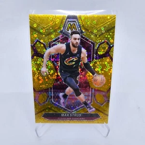 2023-24 Panini Mosaic Basketball Gold Prizm Max Strus /10 #17 - Picture 1 of 4