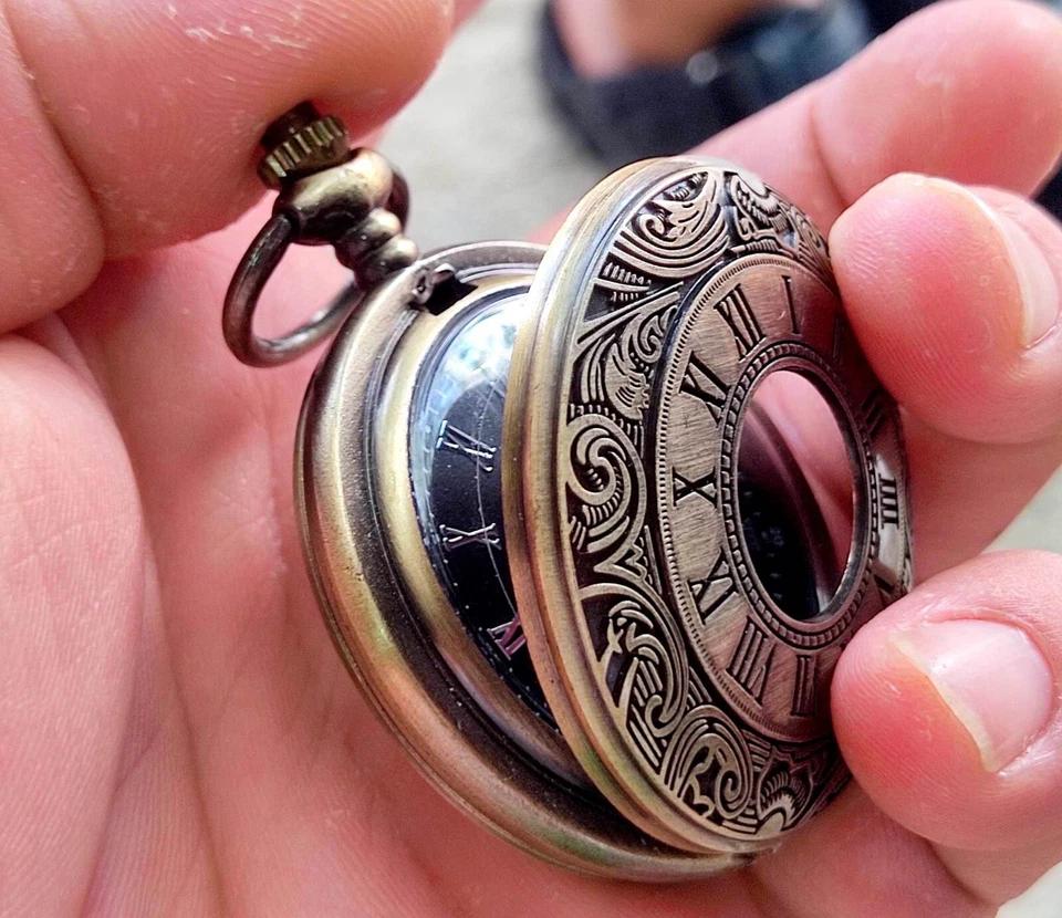 Reloj Bolsillo Vintage Color Bronce Alta Calidad Tiempo Cuarzo Pantalla Transparente Foto 1 de 4